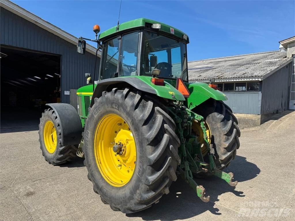 John Deere 7810 Трактори