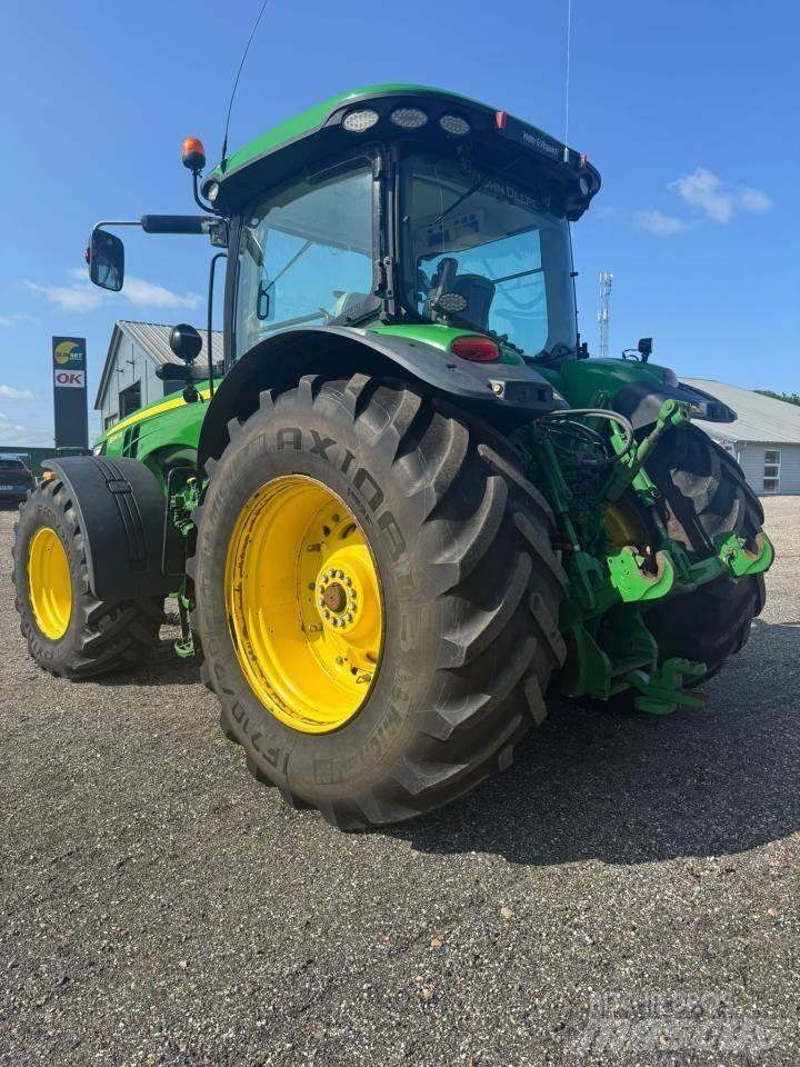 John Deere 8310R Трактори