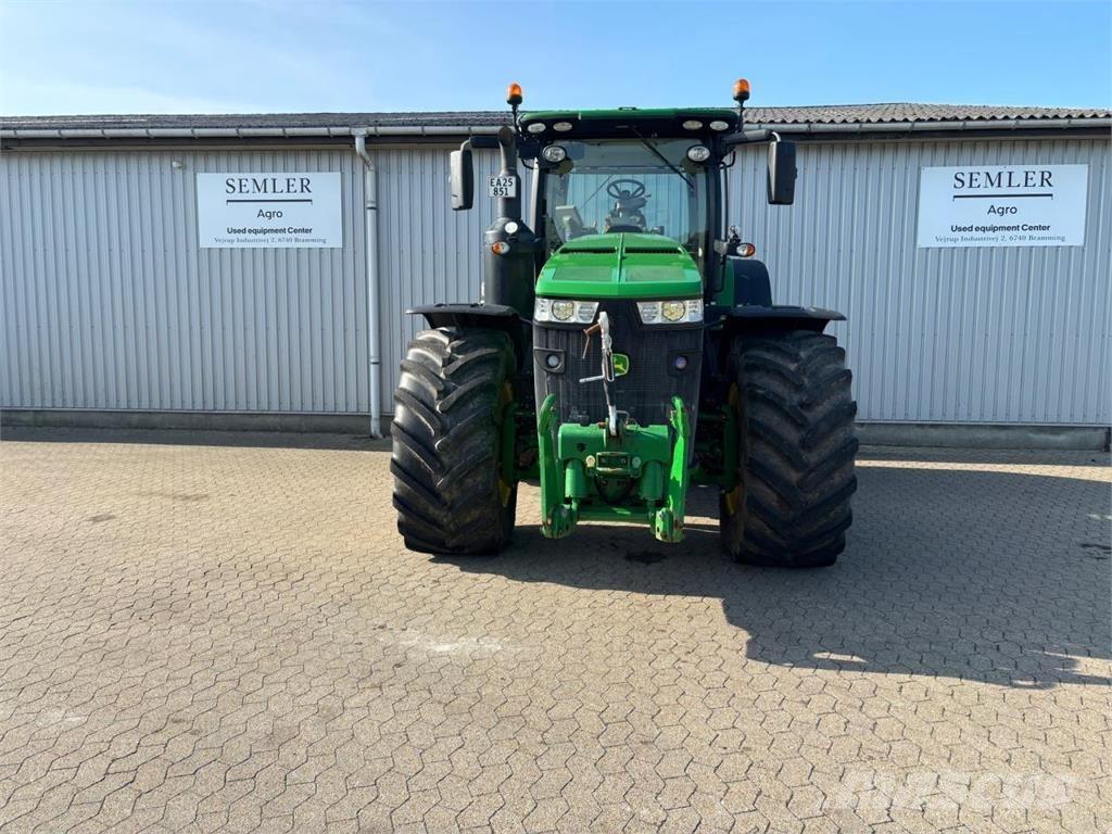 John Deere 8320R Трактори