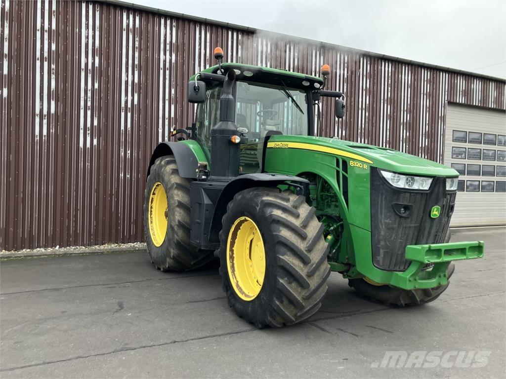 John Deere 8320R Трактори