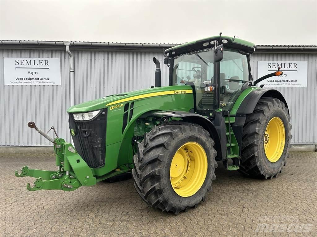 John Deere 8345R Трактори