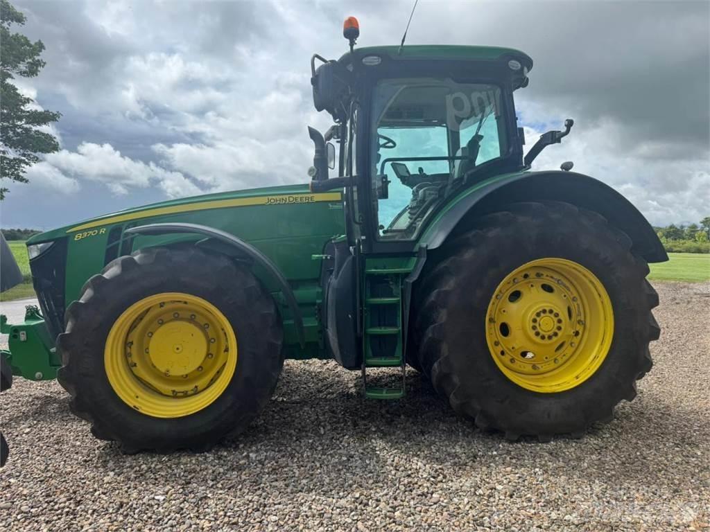 John Deere 8370R Трактори