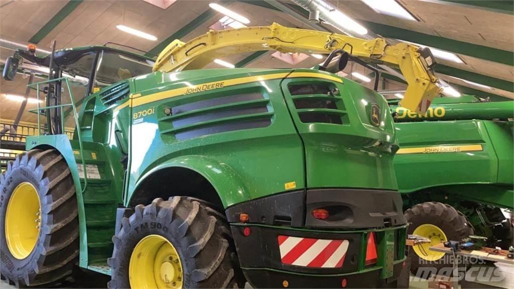 John Deere 8700 Фуражні комбайни