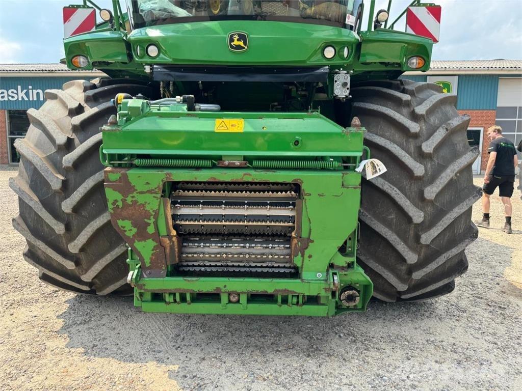 John Deere 8700 Фуражні комбайни