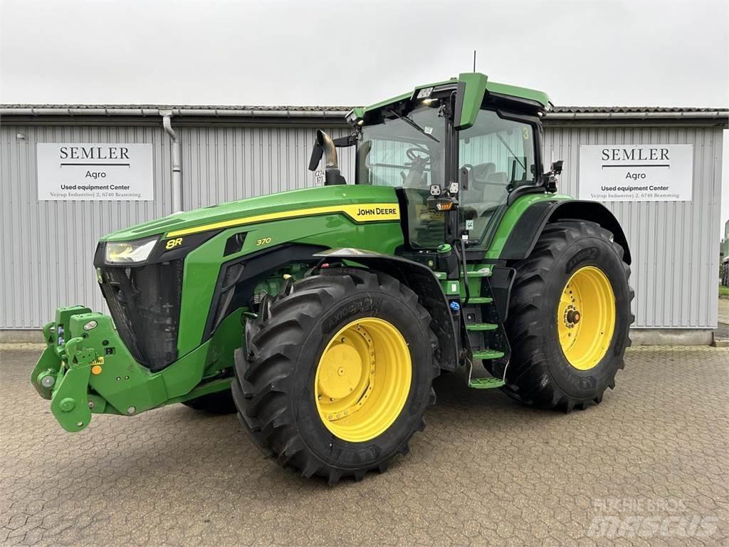 John Deere 8R 370 Трактори