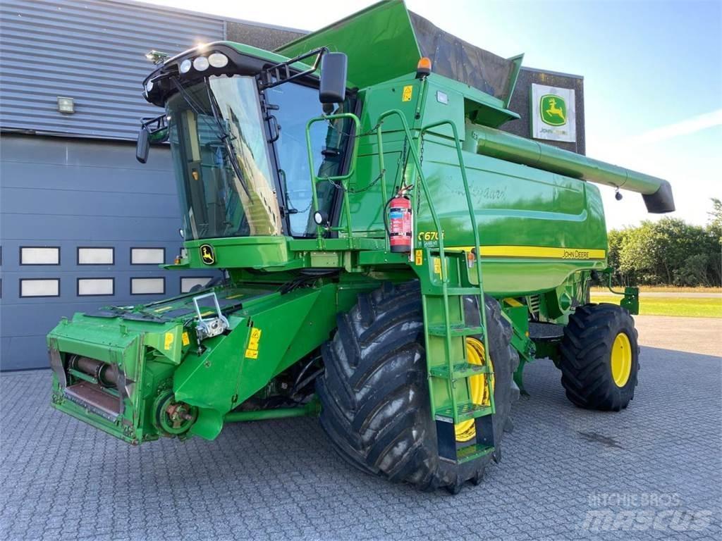 John Deere C670 Зернозбиральні комбайни