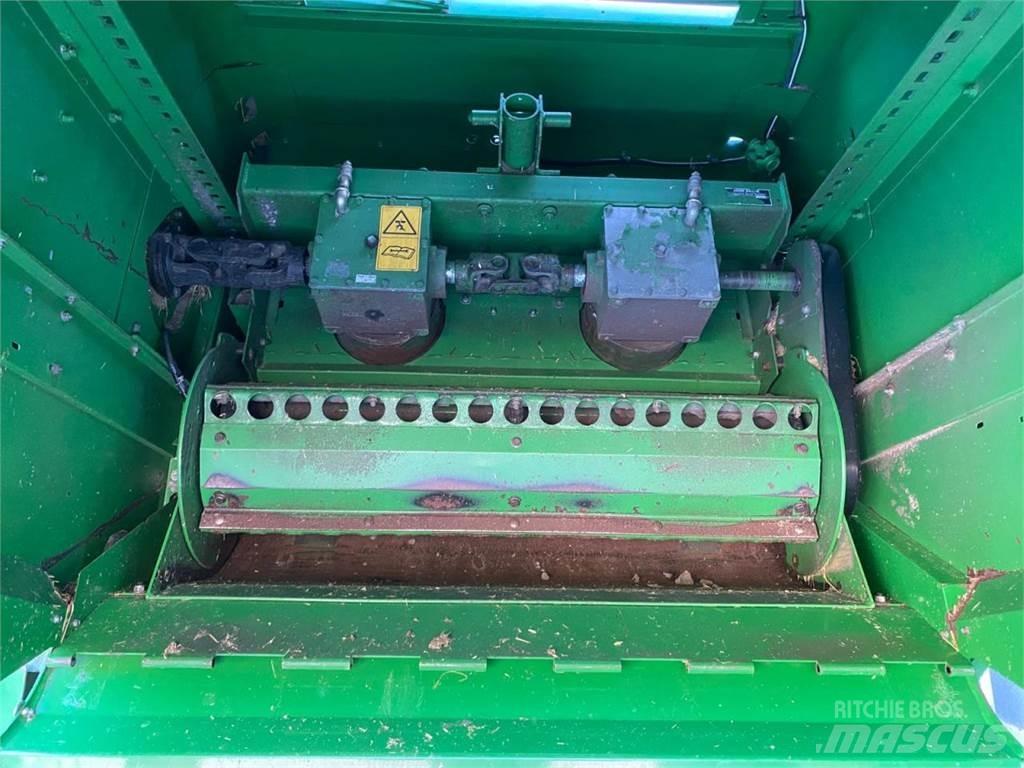 John Deere C670 Зернозбиральні комбайни