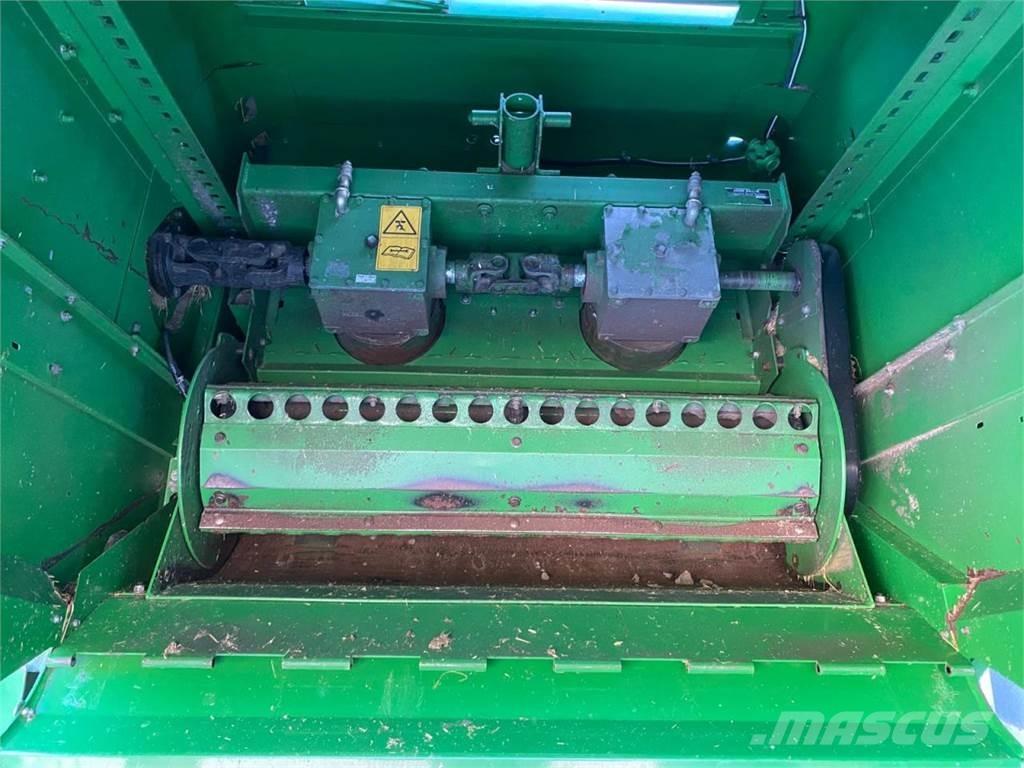 John Deere C670 Зернозбиральні комбайни