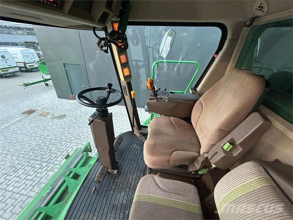 John Deere C670I Зернозбиральні комбайни