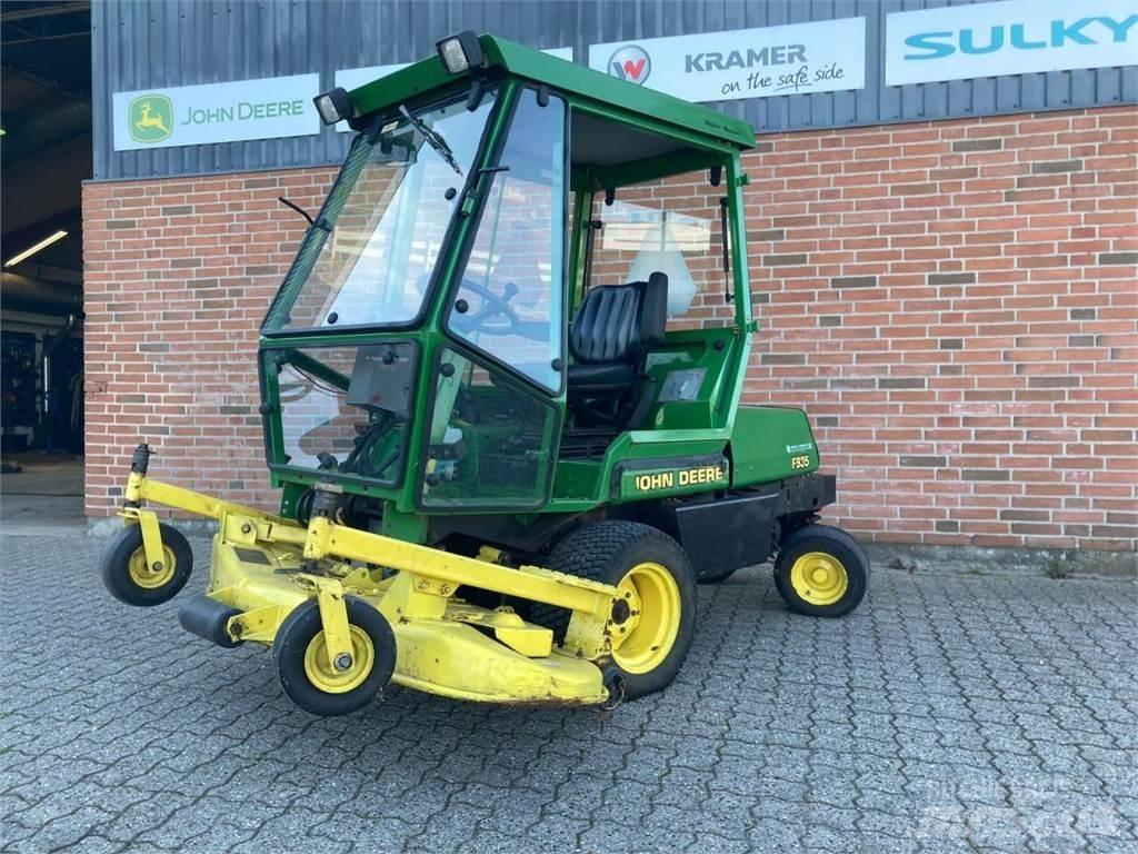 John Deere F935 Трактори