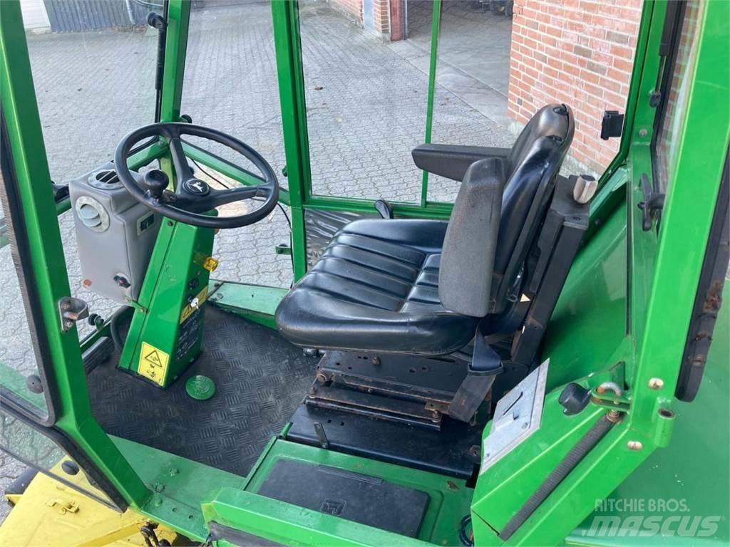 John Deere F935 Трактори