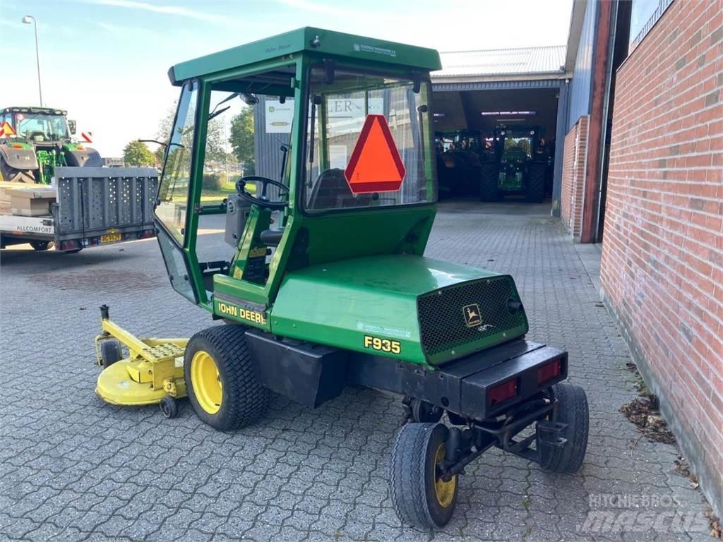 John Deere F935 Трактори