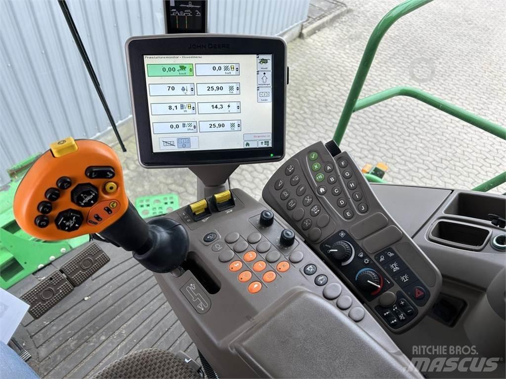 John Deere S685I Зернозбиральні комбайни
