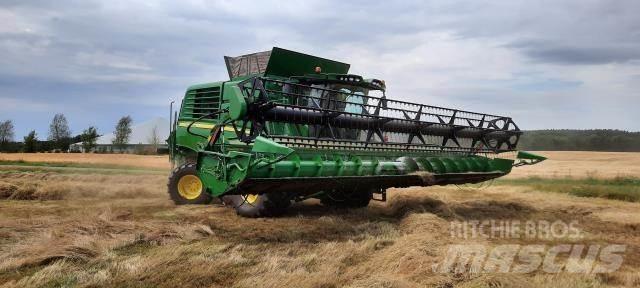 John Deere T660 Зернозбиральні комбайни