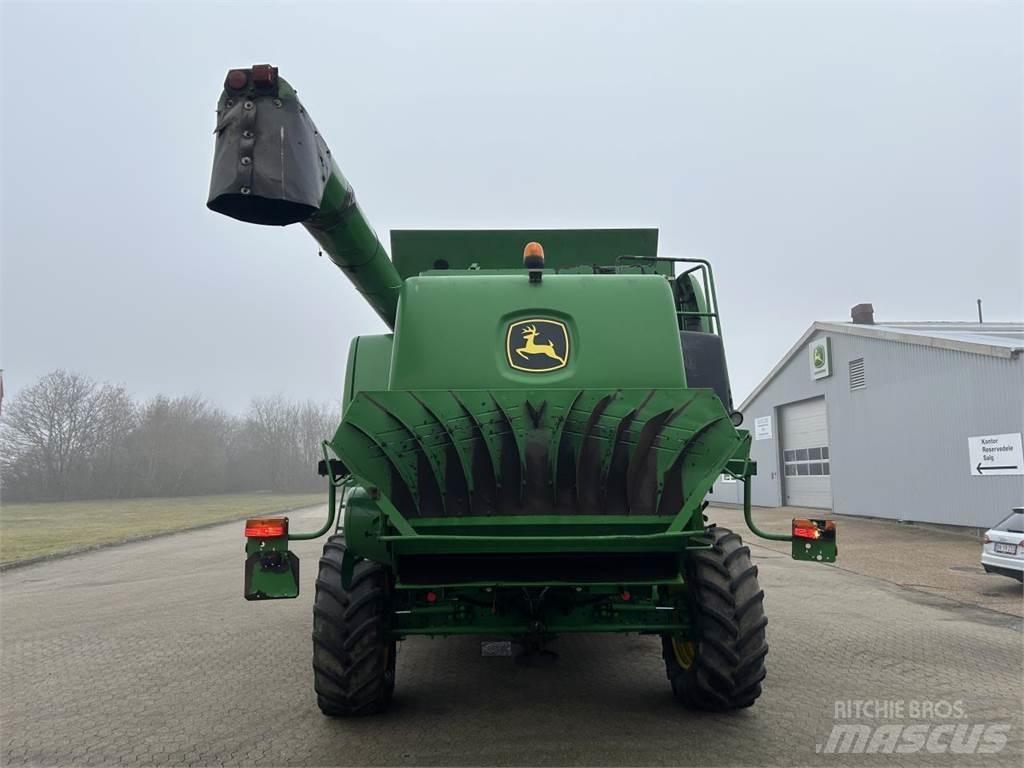 John Deere T660 Зернозбиральні комбайни