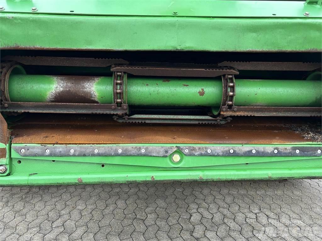 John Deere T670 Зернозбиральні комбайни