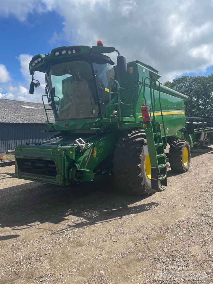 John Deere T670I Зернозбиральні комбайни