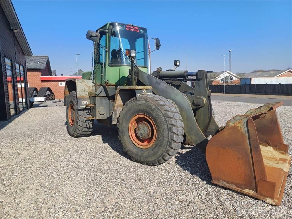 Komatsu WA270 Фронтальні навантажувачі