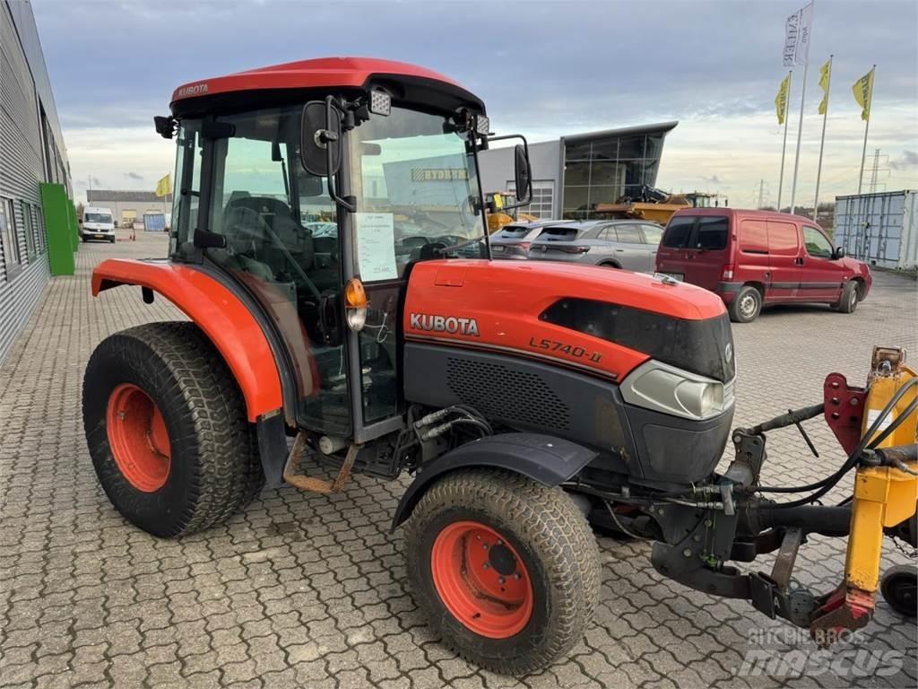 Kubota 5740 Трактори