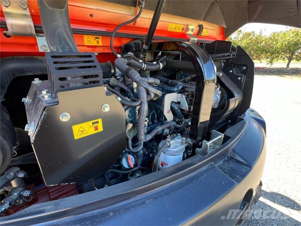 Kubota KX085-5 Гусеничні екскаватори
