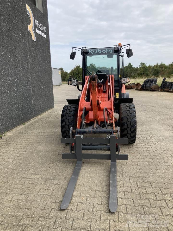 Kubota R070 Малі навантажувачі