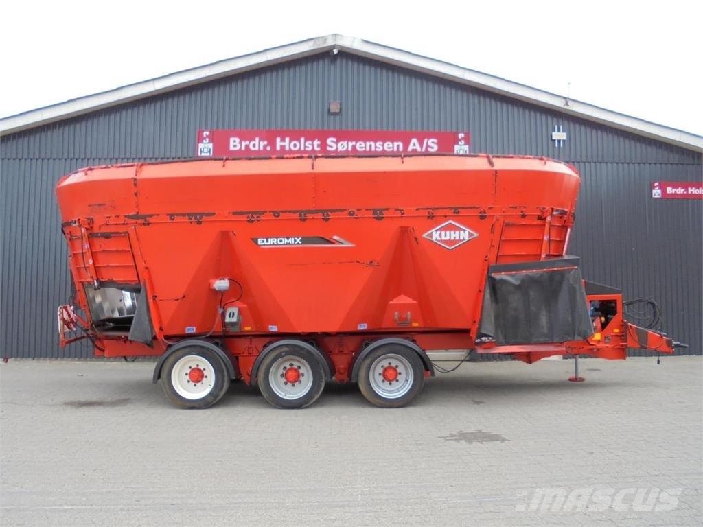 Kuhn 45.3 DL Кормові вагони