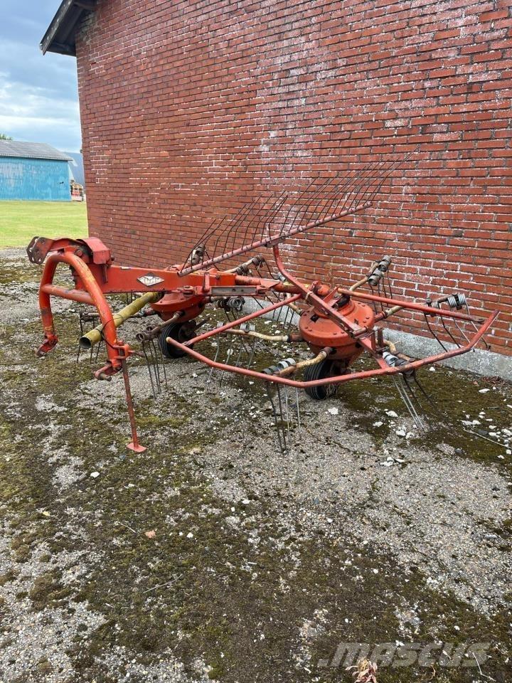 Kuhn GSR 25 N Граблі і сінозворушувачі
