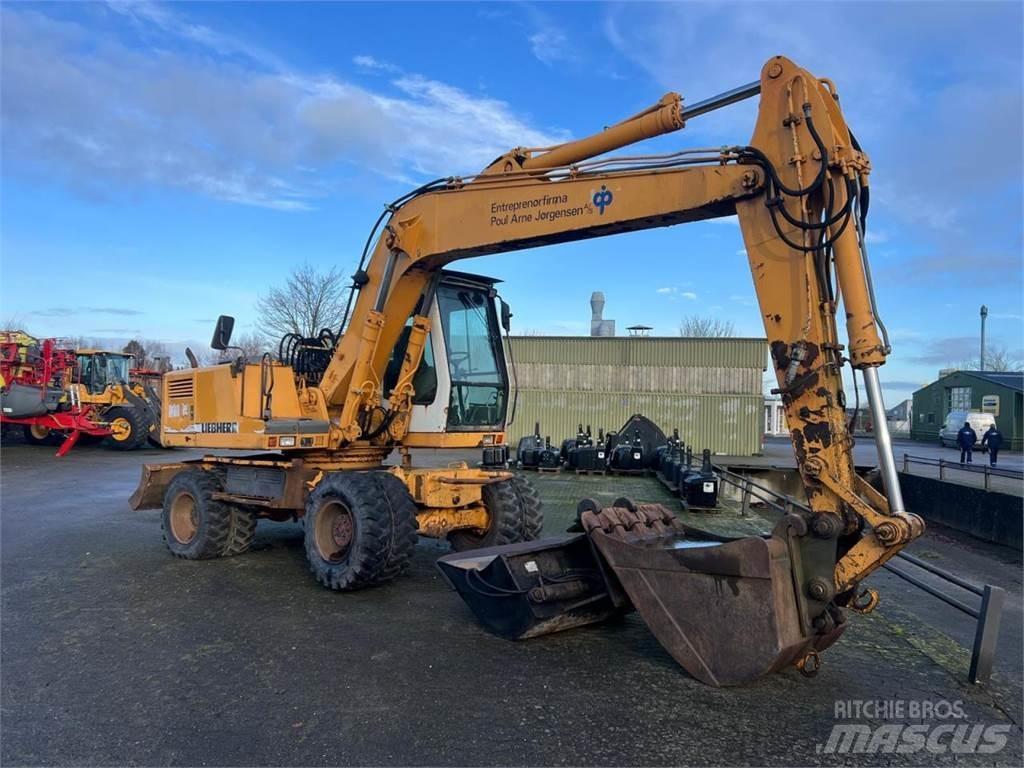 Liebherr 902 Колісні екскаватори