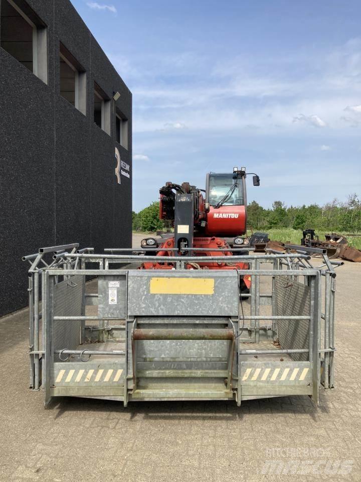 Manitou MRT2540 Телескопічні навантажувачі