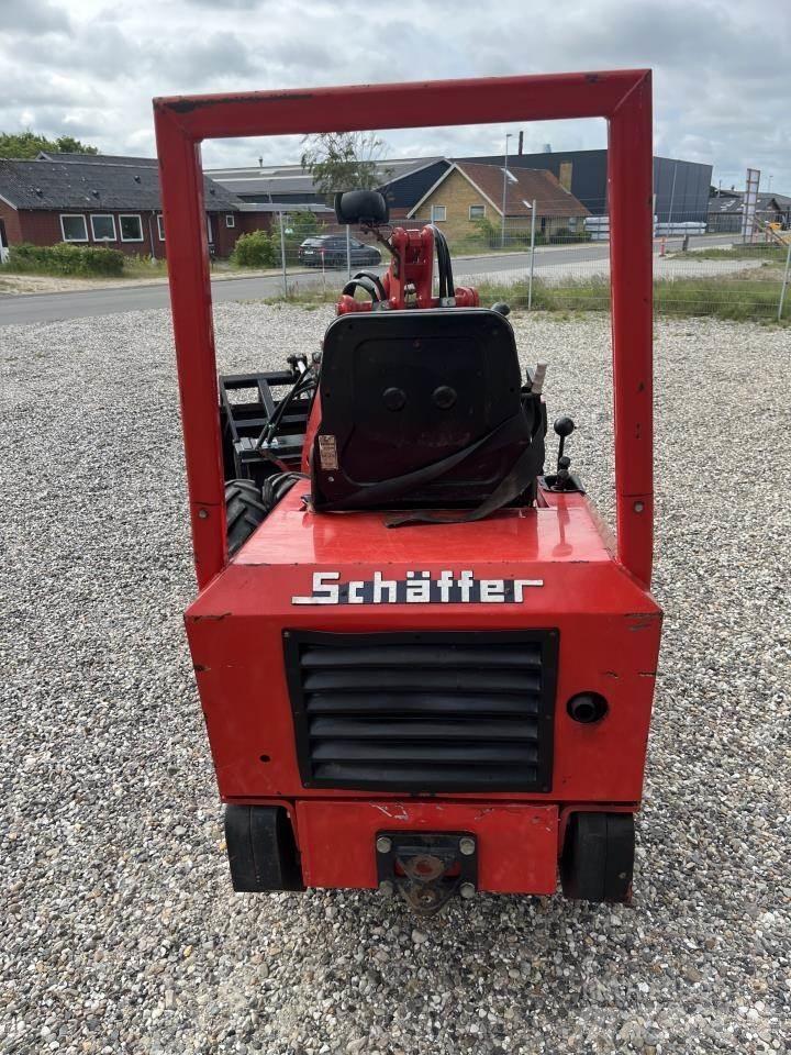Schäffer 217 Малі навантажувачі