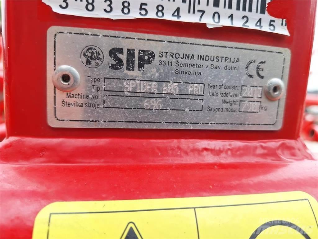 SIP 685/6 PRO Граблі і сінозворушувачі