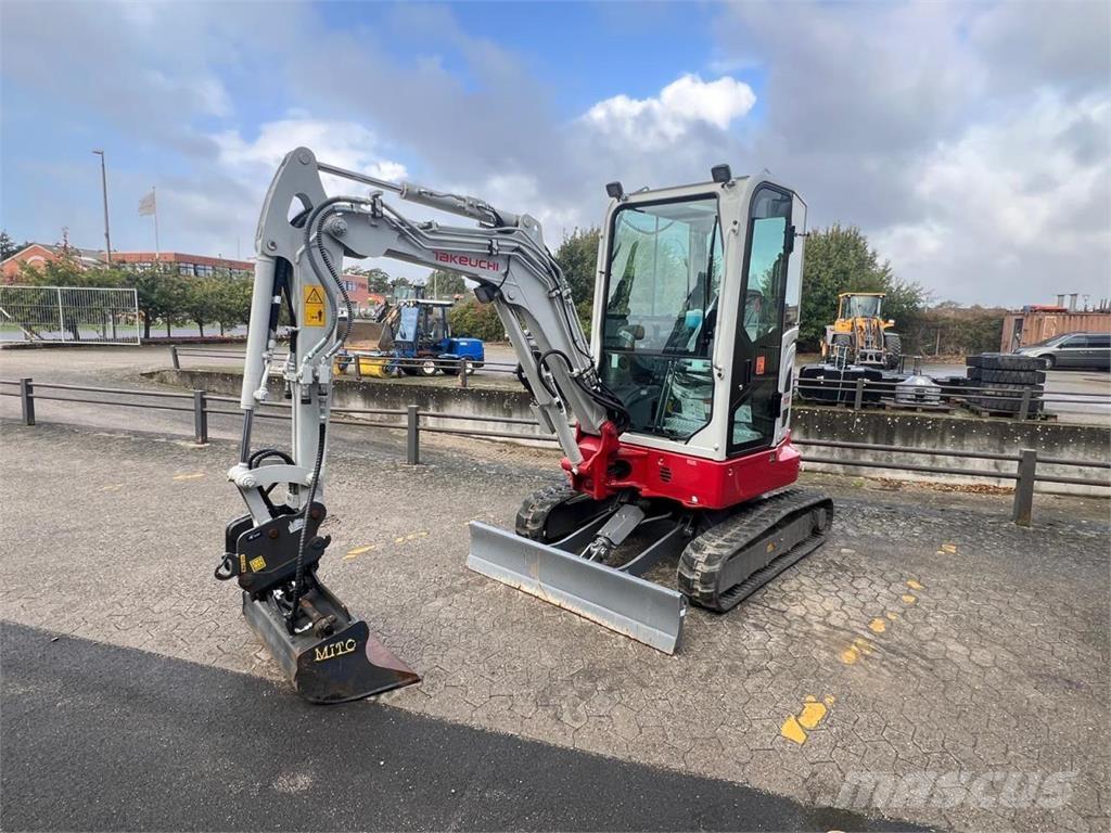 Takeuchi TB325R Міні-екскаватори < 7т