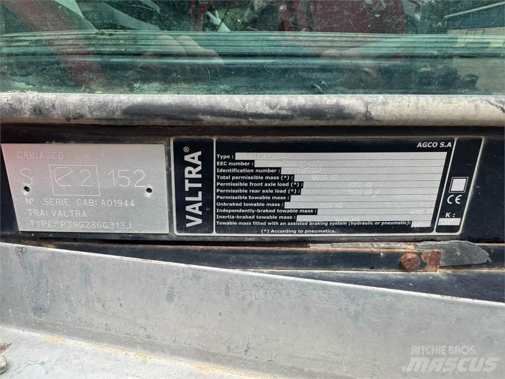 Valtra S262 Трактори