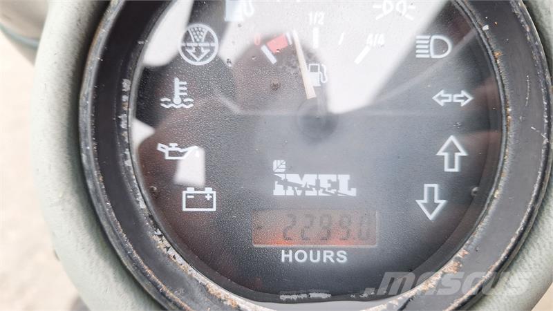 InTrac l40 Малі навантажувачі