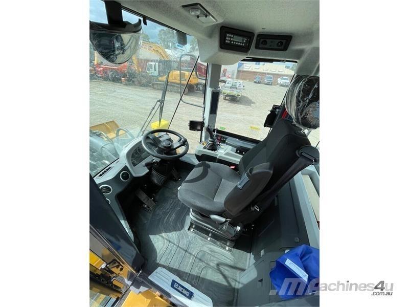  - - - XCMG 948 Фронтальні навантажувачі