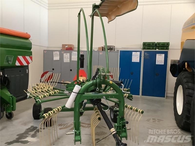 Krone  Граблі і сінозворушувачі