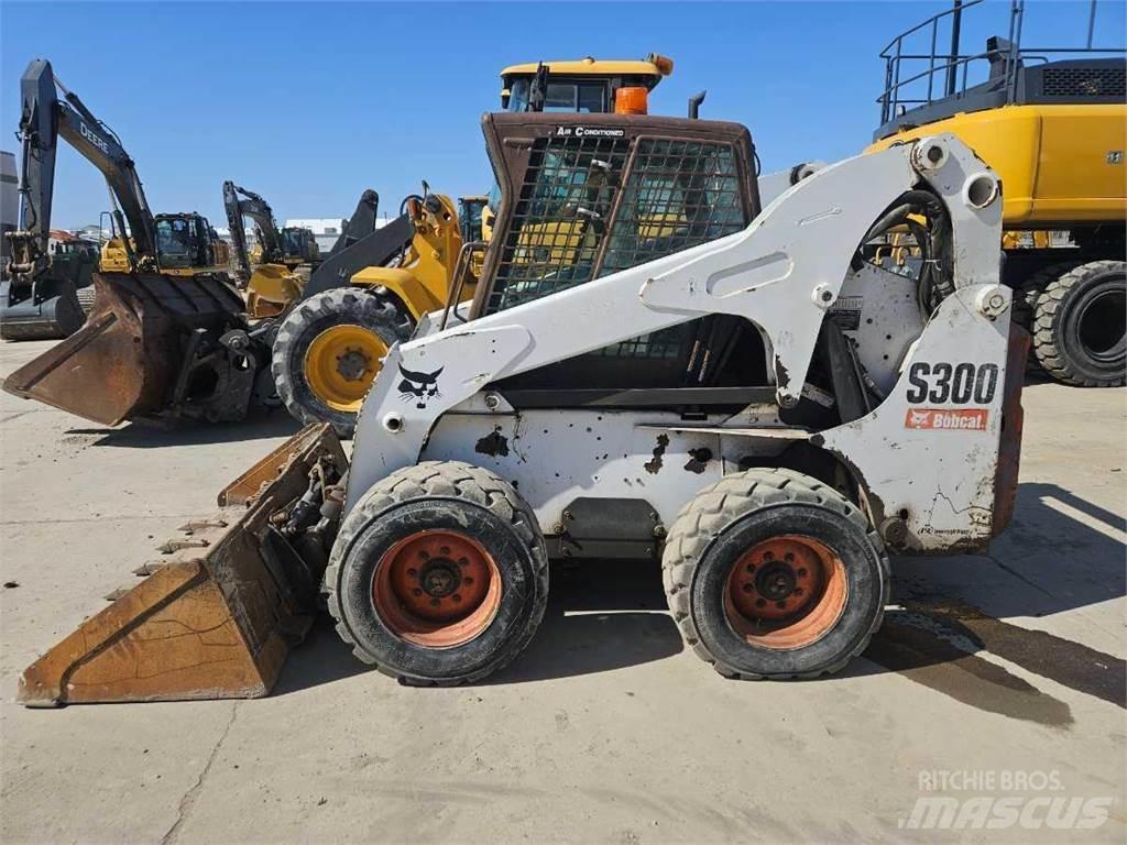 Bobcat S300 Міні-навантажувачі