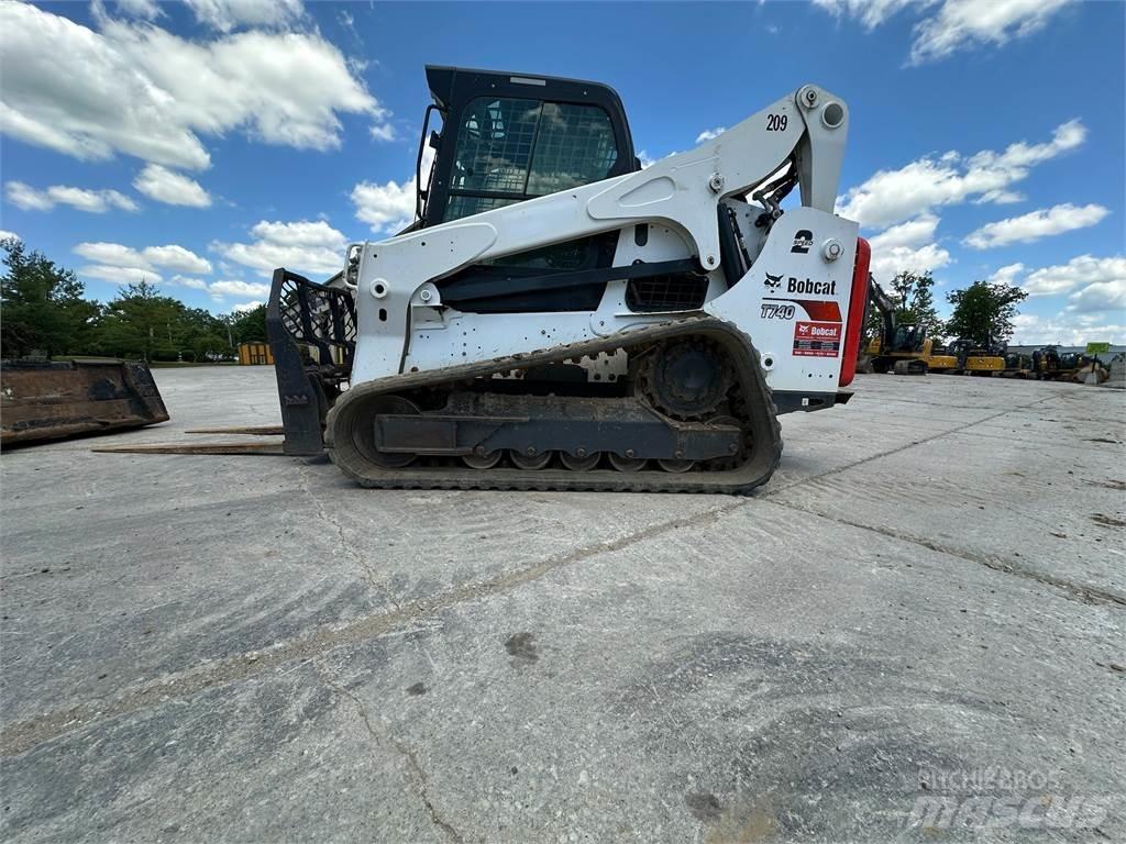 Bobcat T740 Малі навантажувачі