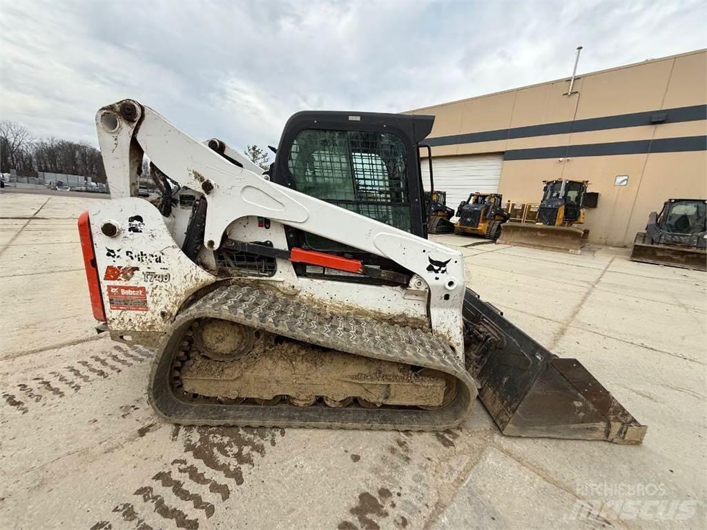 Bobcat T740 Малі навантажувачі