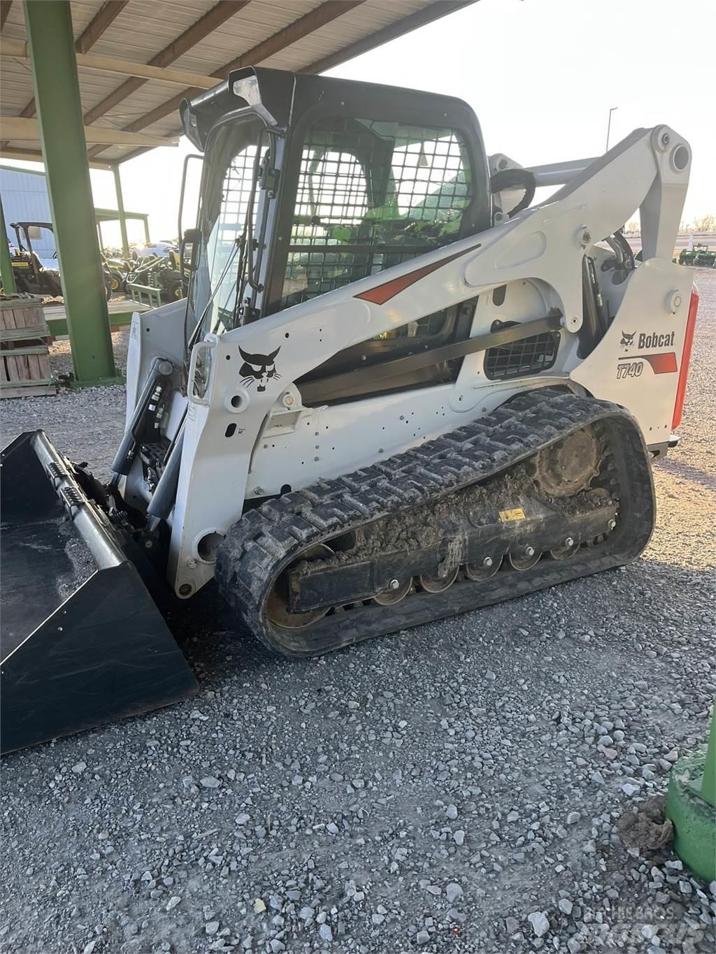 Bobcat T740 Малі навантажувачі