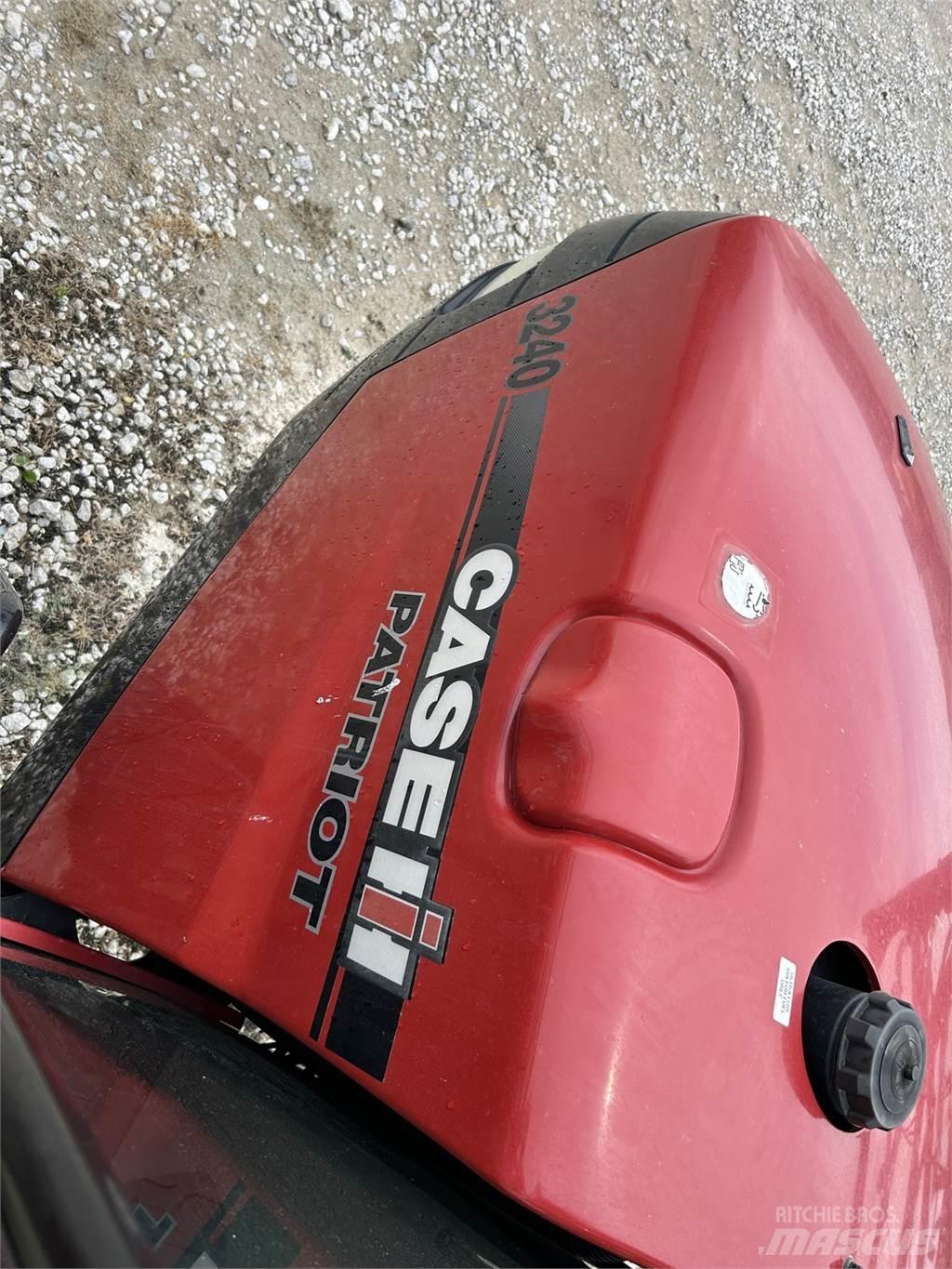 Case IH 3240 Причіпні обприскувачі