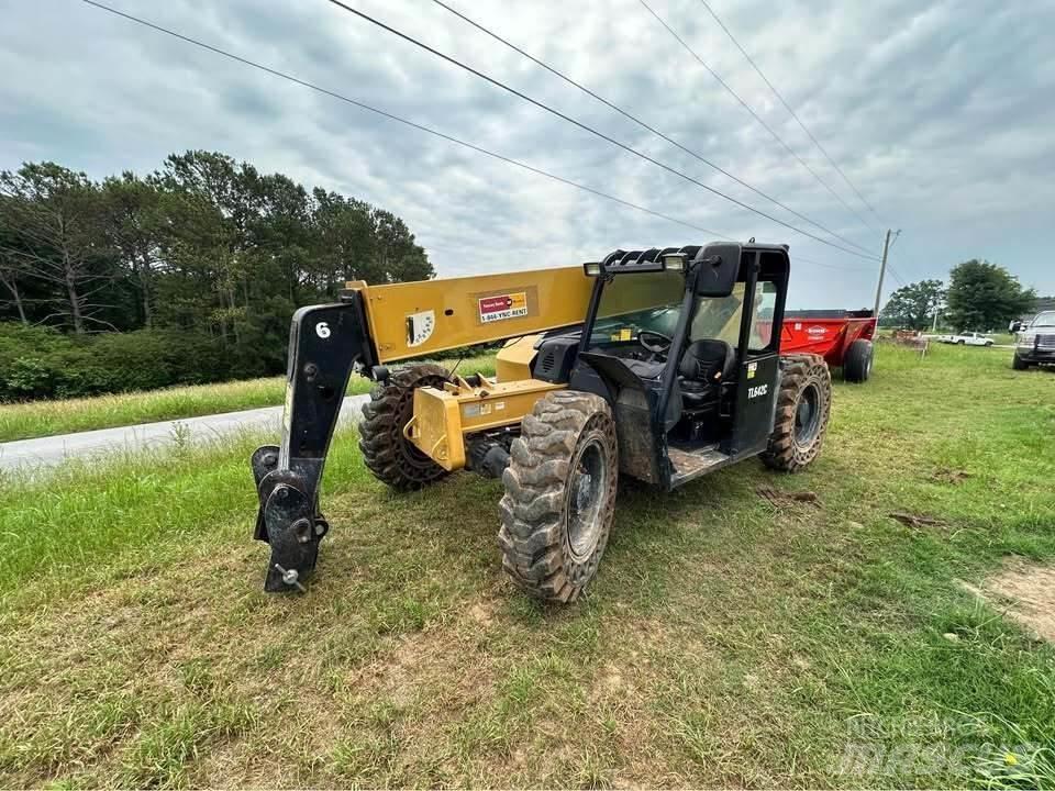 CAT TL642C Телескопічні навантажувачі