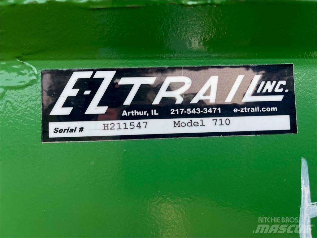 E-Z Trail 710 Причепи перевантажувачі зерна
