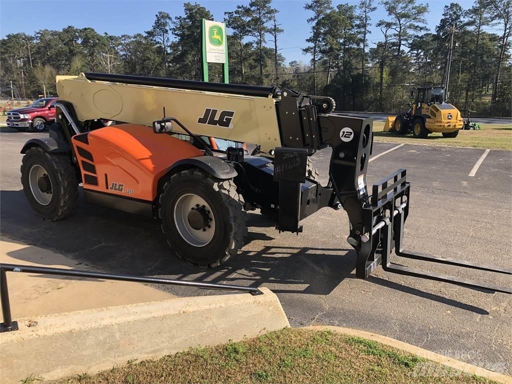 JLG 1255 Телескопічні навантажувачі