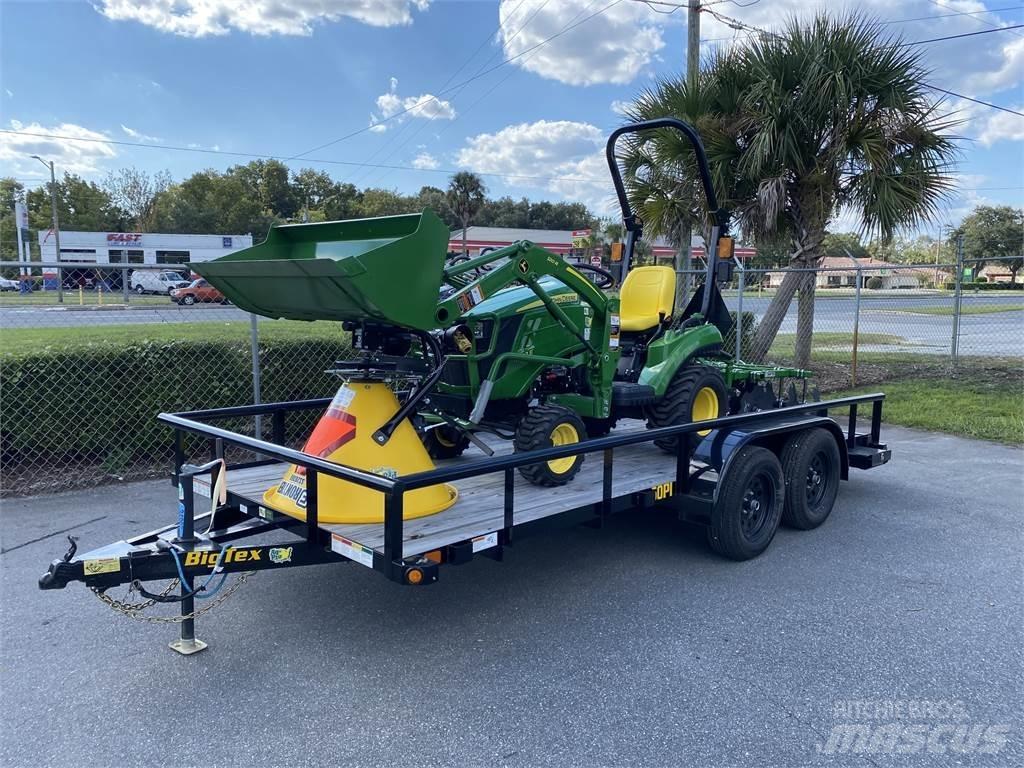 John Deere 1023E Трактори