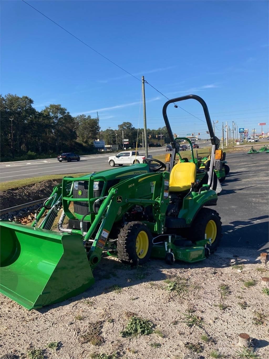 John Deere 1023E Трактори