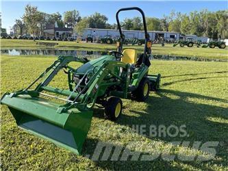 John Deere 1023E Трактори