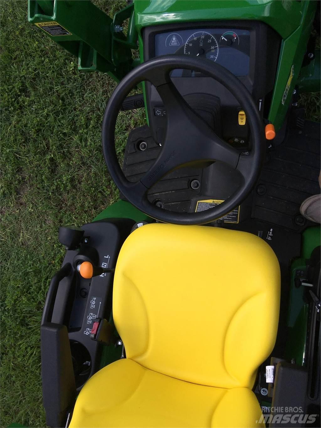 John Deere 1025R Трактори