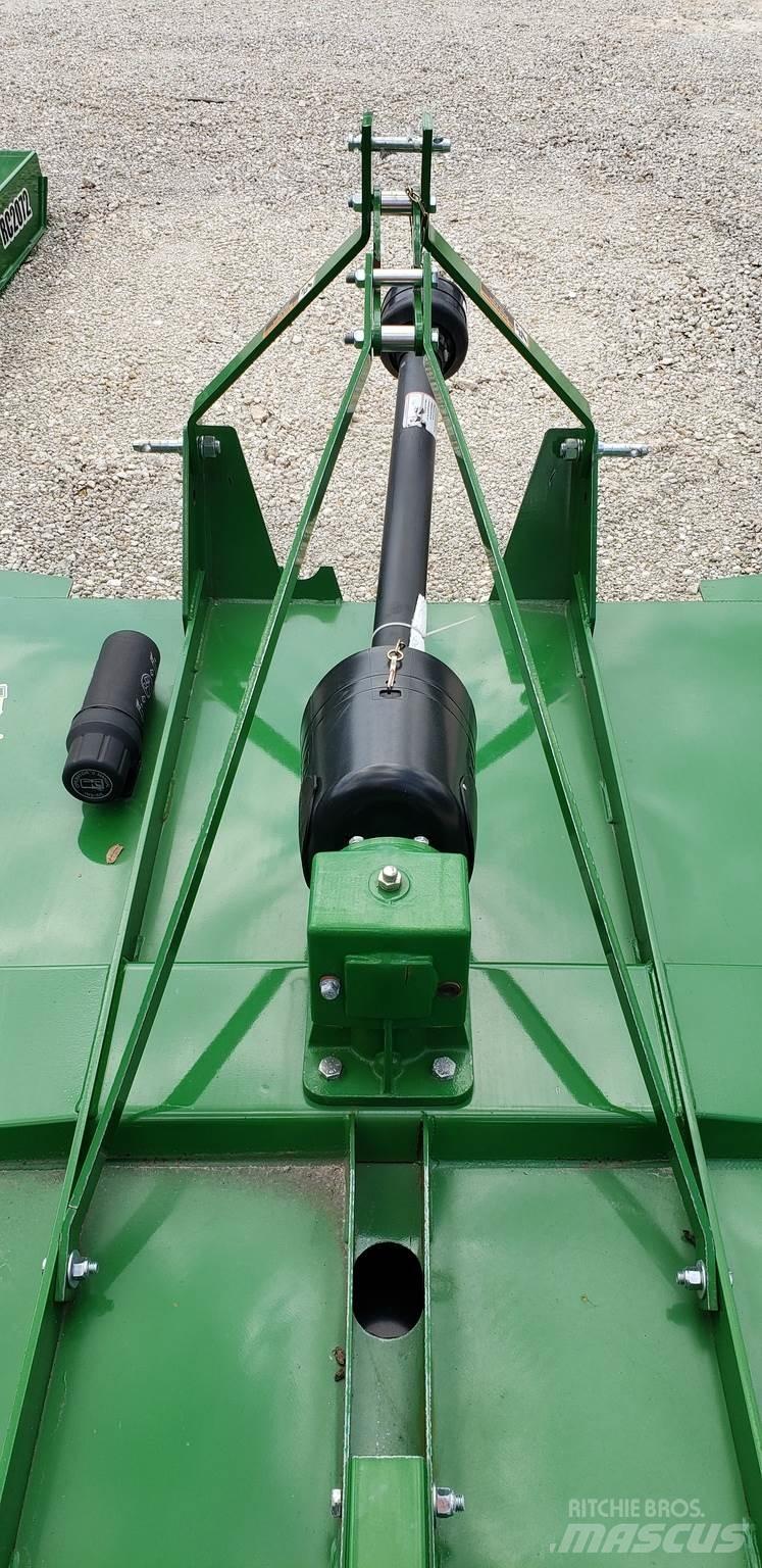John Deere 1025R Трактори