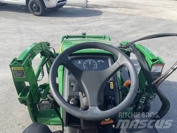 John Deere 1025R Трактори